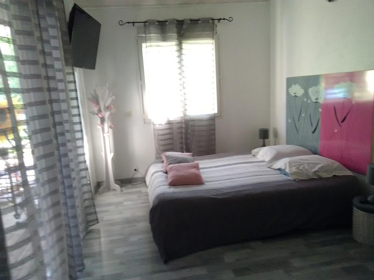Chambre D'Hotes Les Macarons De Tata Sainte-Eulalie  Экстерьер фото
